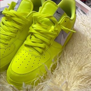 NEON GREEN AIR FORCE ONES SIZE 10.5
